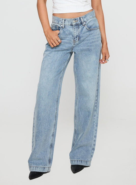 Anelli Low Rise Straight Leg Jeans Light Blue Wash