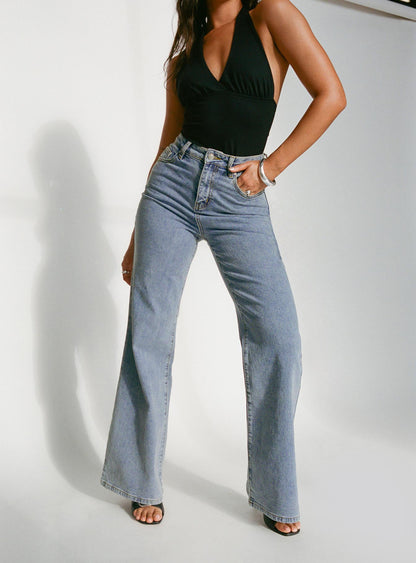 Thearlie High Rise Flared Jeans Light Wash