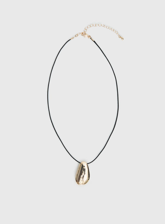 Prominent Pendant Necklace Gold