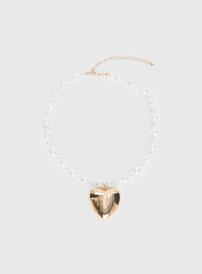 Sweetscape Pearl Necklace Gold