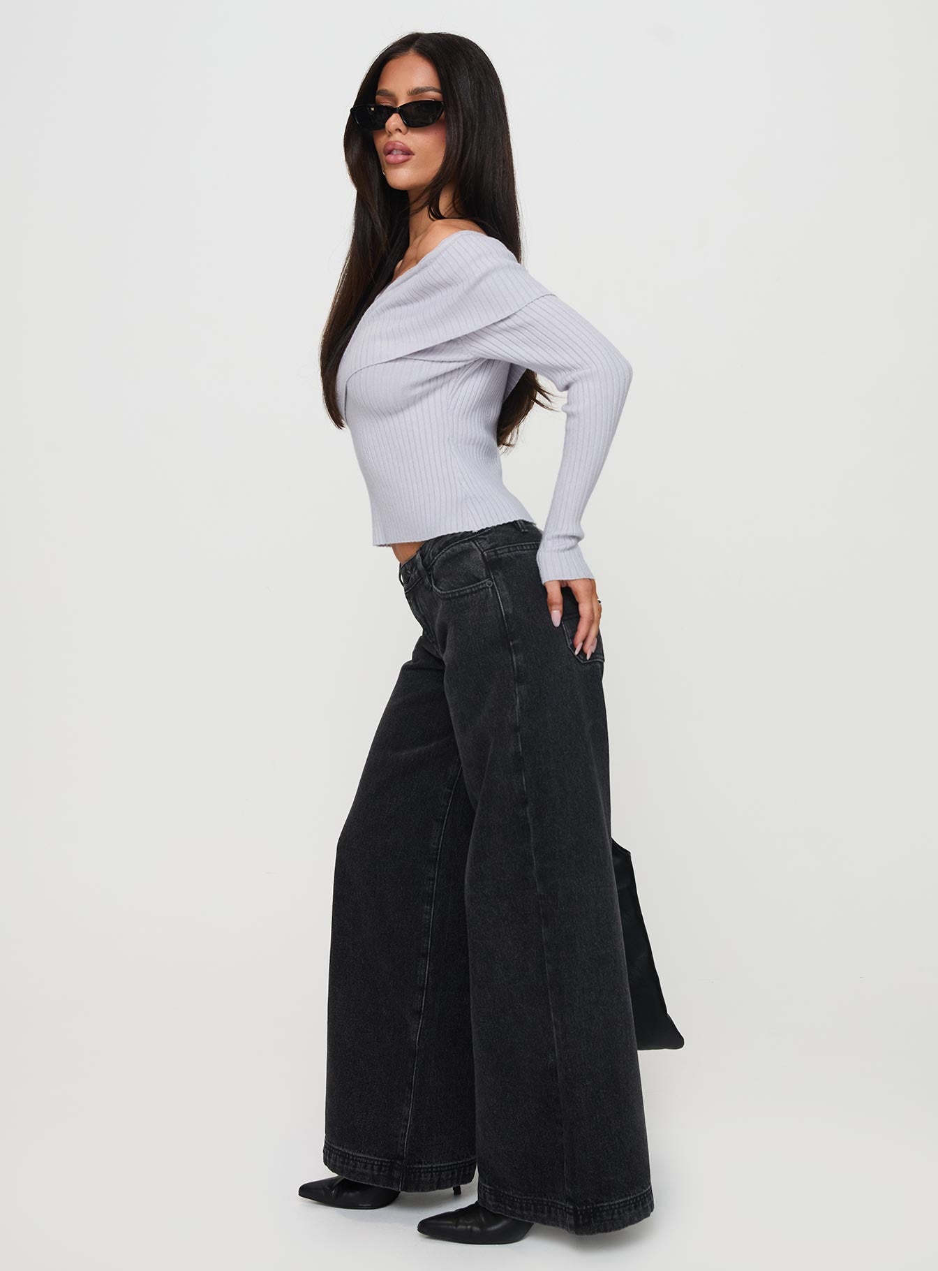 Ribbon Stamp Low Rise Wide Leg Jeans Washed Black
