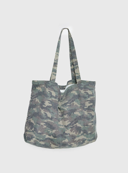 Smolder Tote Bag Camo