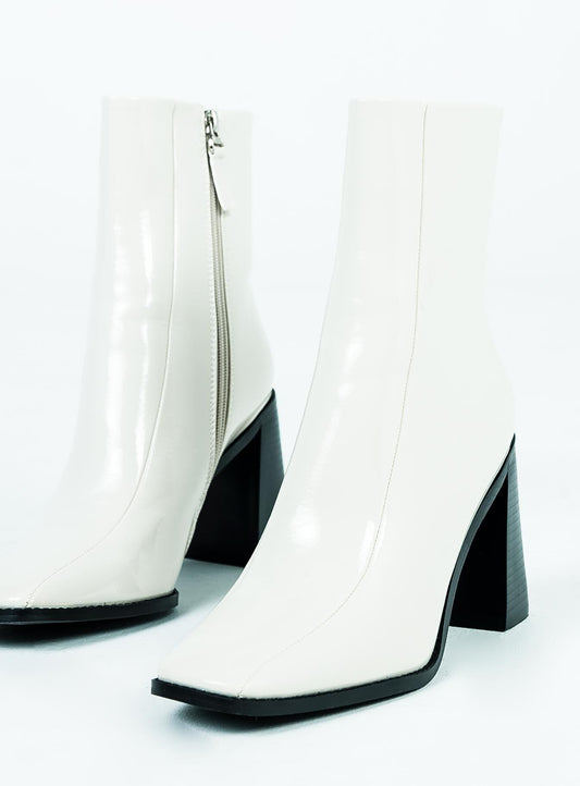 The Kia Boots White