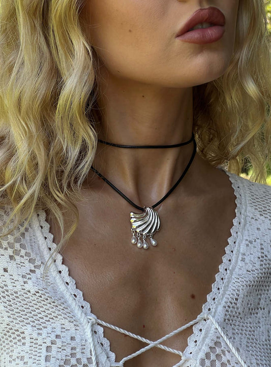 Sun Still Shines Shell Necklace Silver